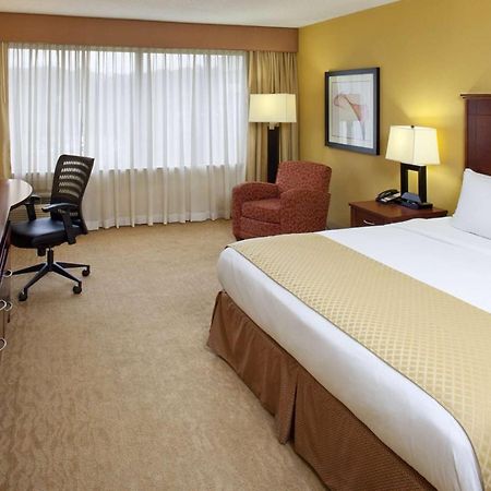 Doubletree By Hilton Fayetteville Eksteriør billede