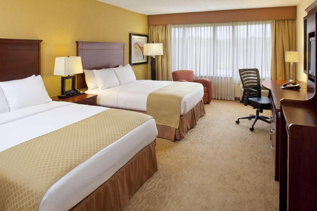 Doubletree By Hilton Fayetteville Eksteriør billede