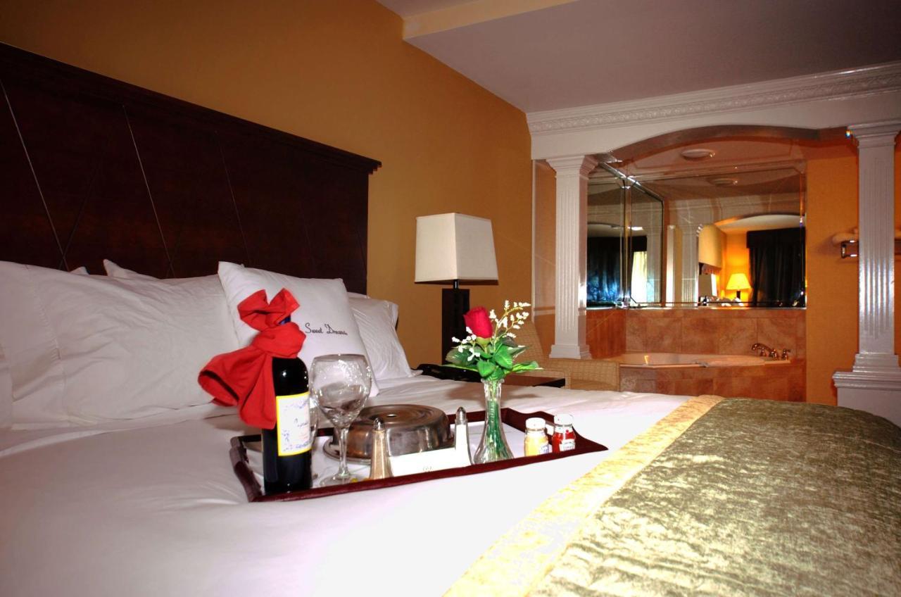 Doubletree By Hilton Fayetteville Eksteriør billede