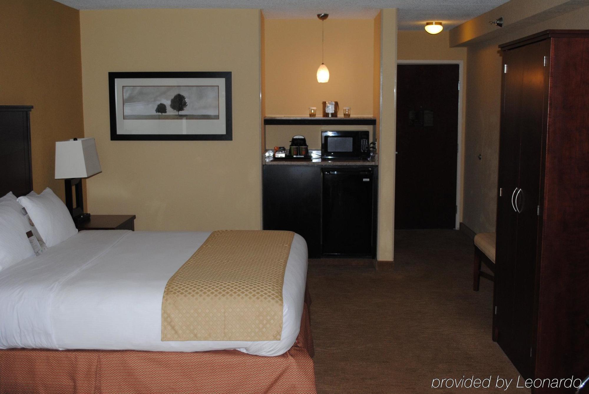 Doubletree By Hilton Fayetteville Eksteriør billede