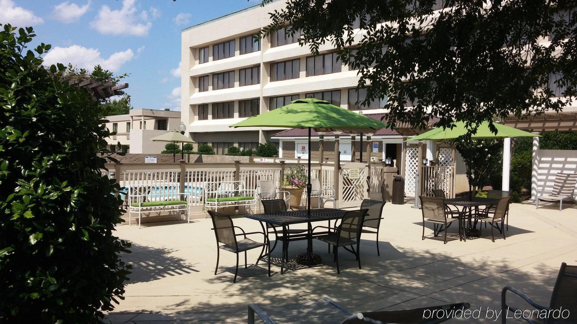 Doubletree By Hilton Fayetteville Eksteriør billede