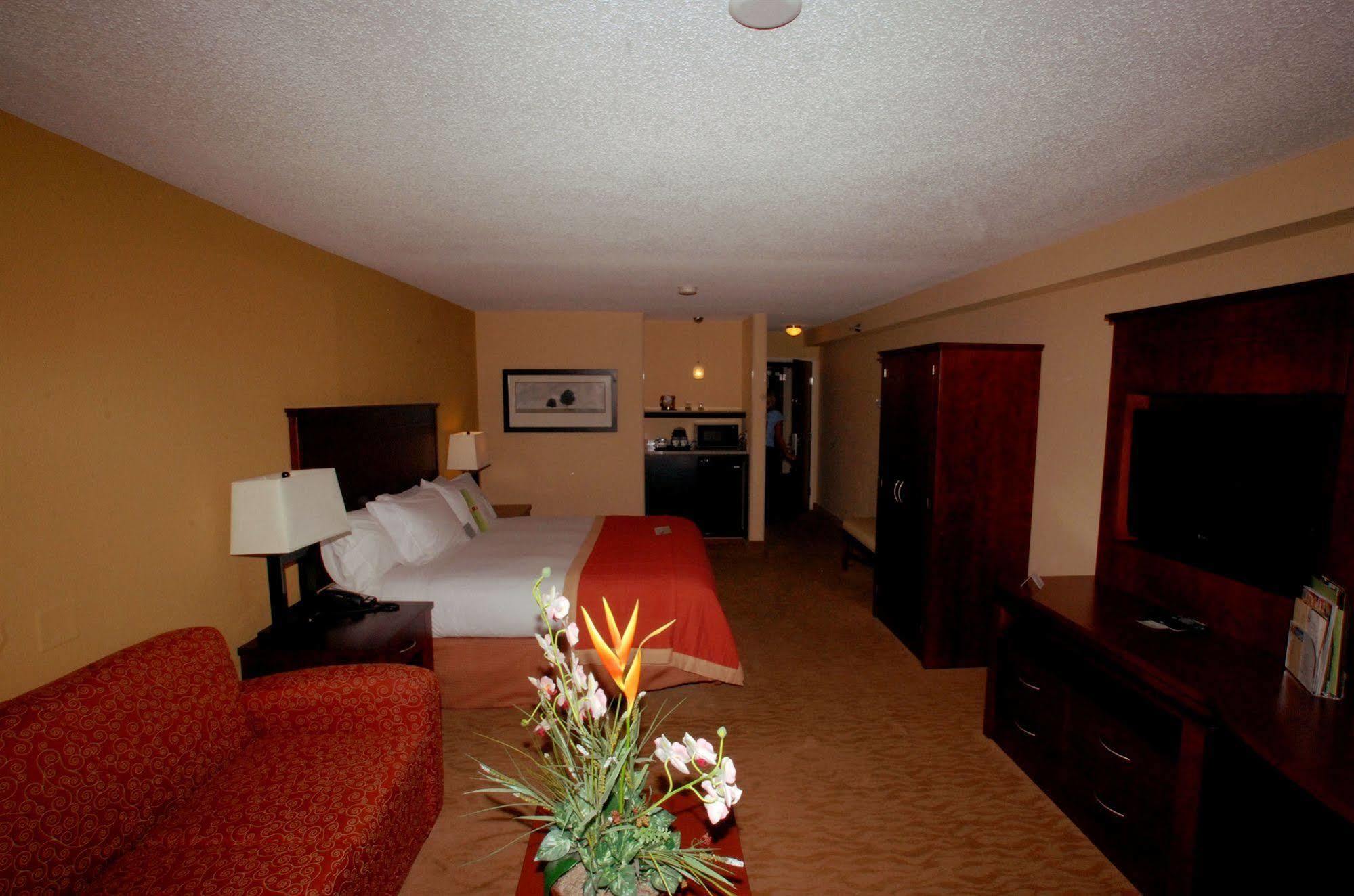 Doubletree By Hilton Fayetteville Eksteriør billede