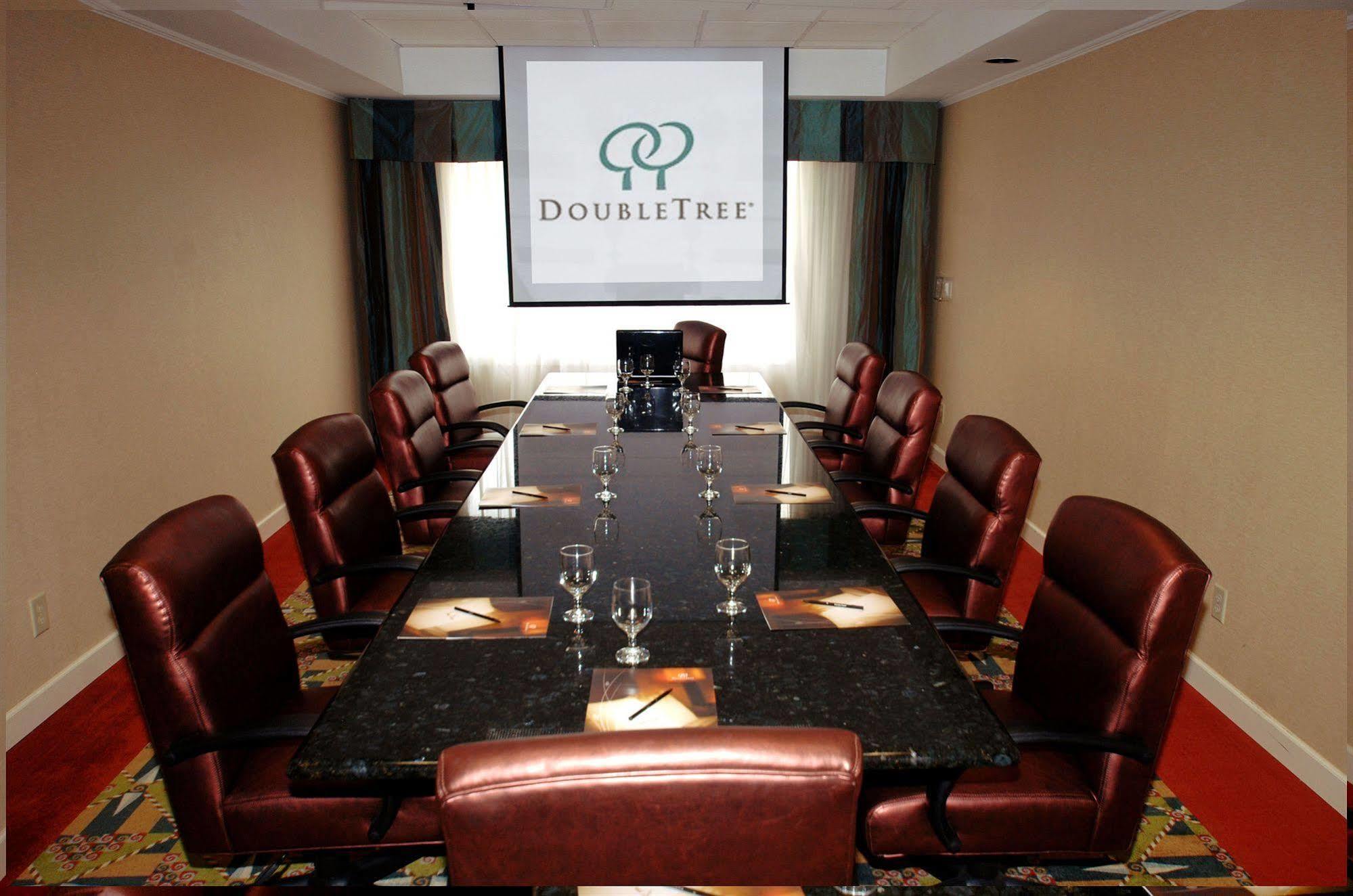 Doubletree By Hilton Fayetteville Eksteriør billede